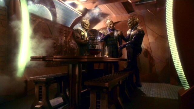 File:Xindi-Reptilian warship dining chamber.jpg