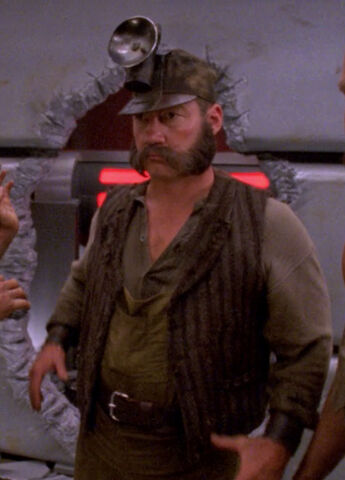 File:Workman 3, 2370.jpg