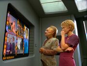Neelix und Kes schauen TV.jpg