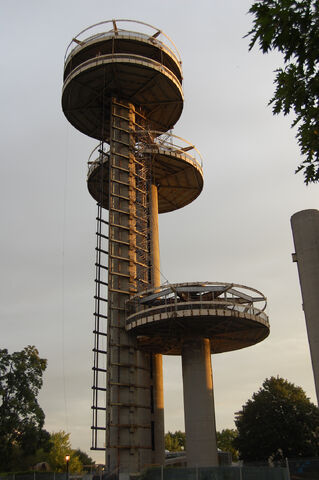File:Mib WorldsFairTowers Today.jpg