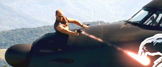 Archivo:1000px-Expendables-M8FlarePistol2.jpg