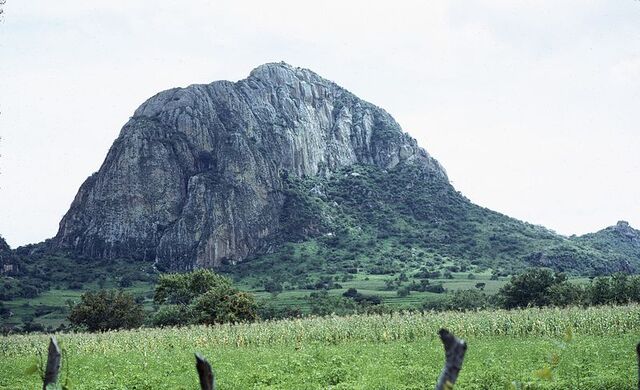 Archivo:Chalcatzingo Cerro.jpg