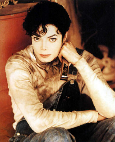 File:MJ-Childhood-Smile-michael-jackson-23077300-827-1016.jpg