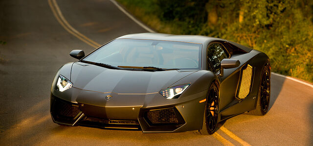 File:LamborghiniAventadorAutobot.jpg