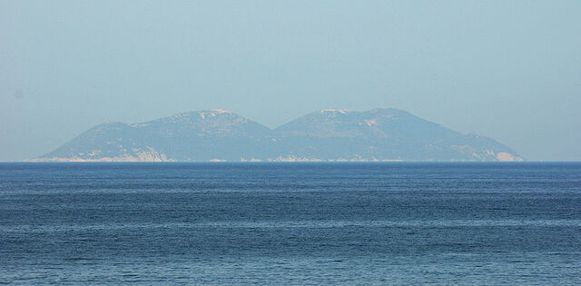 File:Sazan Island.jpeg