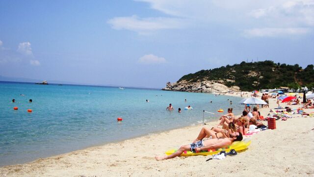 File:Mediterranean Beach.jpg