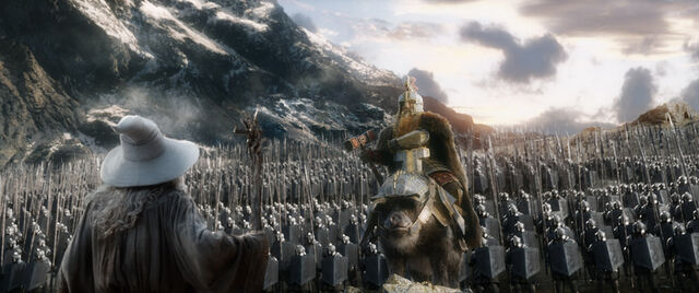 File:The-hobbit-the-battle-of-five-armies-gandalf-and-dwarf-army.jpg