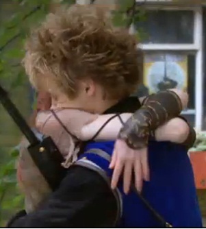 File:Zoe Dan Hug.jpg