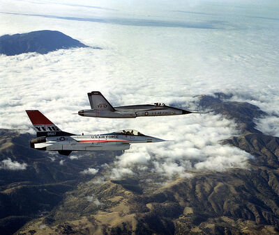 710px-YF-16 and YF-17 in flight