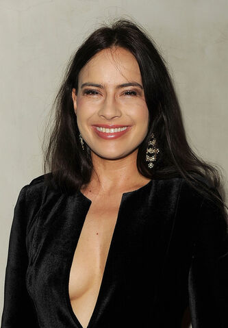 Plik:Sophie+Winkleman+Stars+Vanity+Fair+Private+BGsOHYs9gz9l.jpg