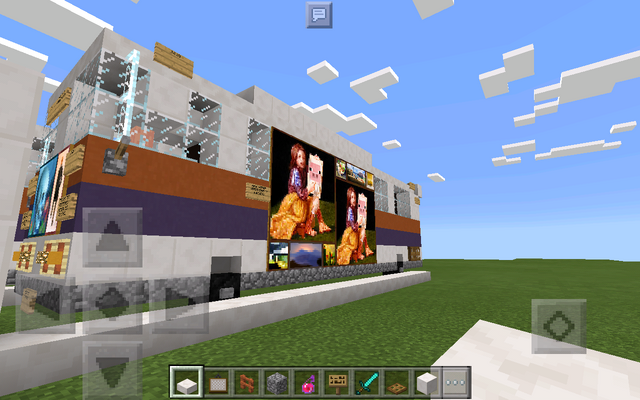 File:Bus with Paintings.png