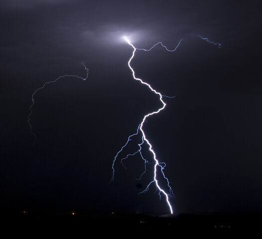 File:Lightning.jpg