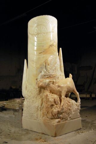 Archivo:Ataecina. Mármol del artista Pedro Roque DSC 0572r1.jpg