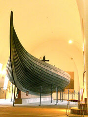Gokstad Viking ship.jpg