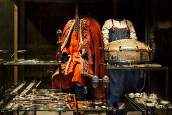 Viking attire and jewellery - VIKING exhibition at the National Museum of Denmark.jpg