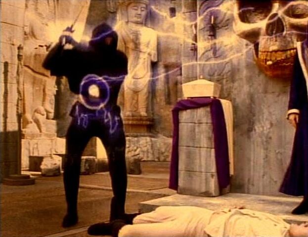 File:A Shadow Priest in Shakaana.jpg