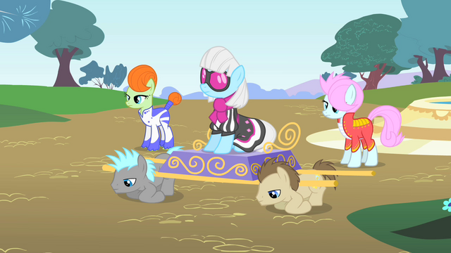 File:Photo Finish being carried S1E20.png