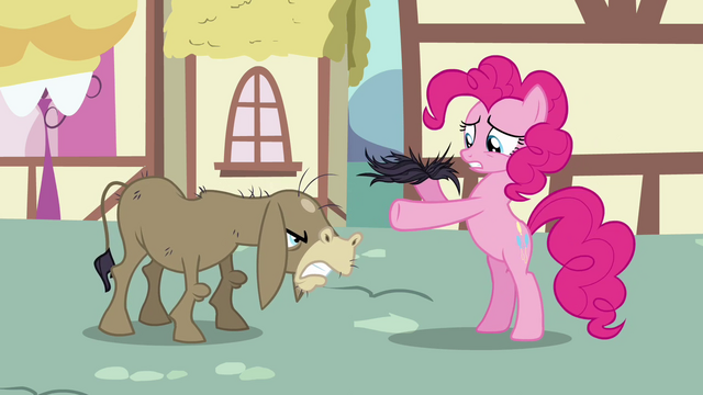 File:Pinkie Pie and Cranky "I can fix this!" S02E18.png