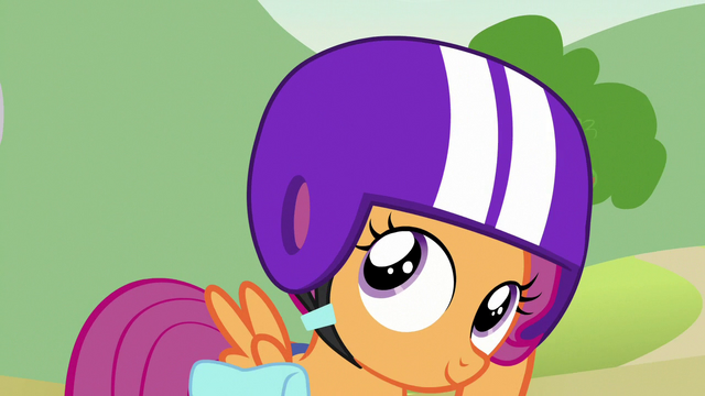 File:Scootaloo putting on her helmet S7E7.png