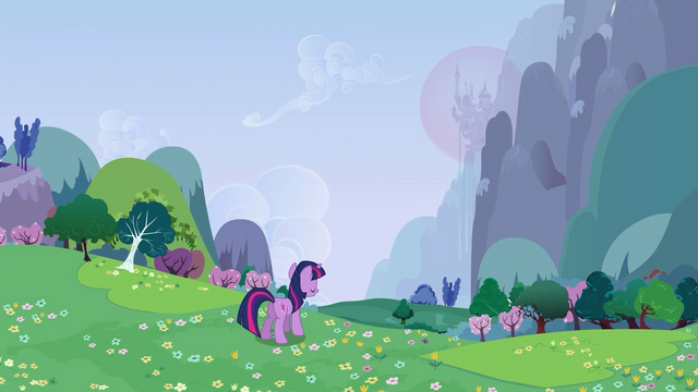 File:Twilight Sparkle gazing up at Canterlot S2E25.png