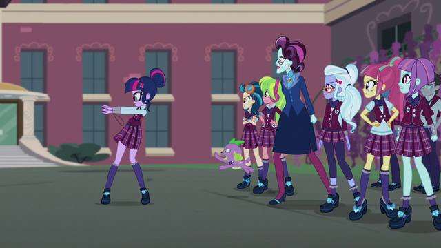File:Spike leaps out to Twilight EG3.png