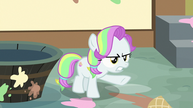 File:Coconut Cream pointing at Toola Roola S7E14.png