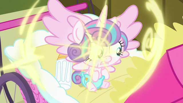 File:Flurry Heart teleports into her stroller S7E3.png