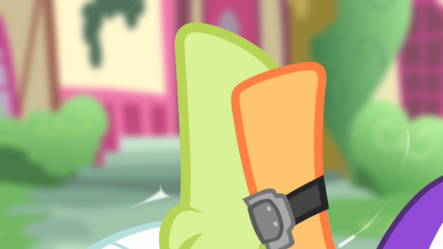 File:Granny Smith and Scootaloo high-hoof S4E05.png