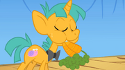 Snails eating carrots S01E18.png