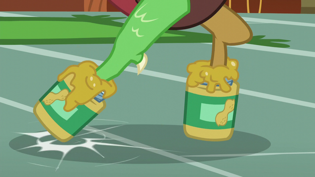 File:Discord's feet inside peanut butter jars S5E22.png