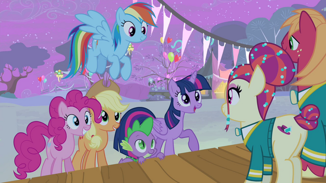 File:Twilight praising the Ponytones S4E14.png