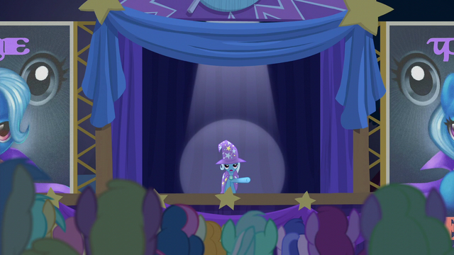 File:Trixie unenthusiastic "come one, come all" S6E6.png