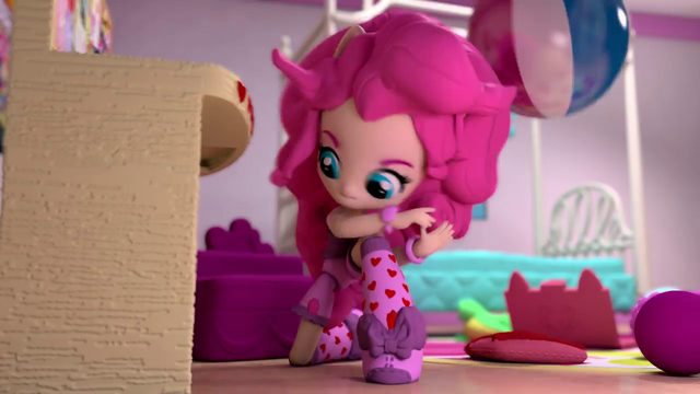 File:Pinkie Pie tosses the beach ball aside EGM1.png