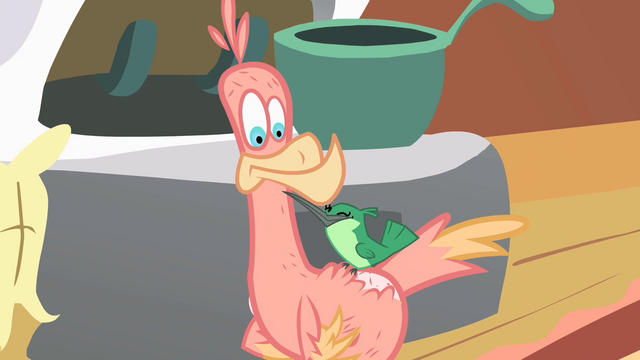 File:Hummingway befriends Philomena S01E22.png