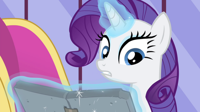 File:Rarity reading the passages in the book S4E23.png