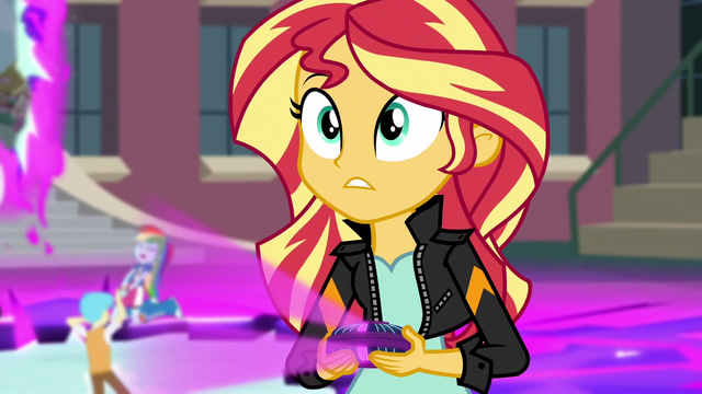 File:Device activating in Sunset's hands EG3.png