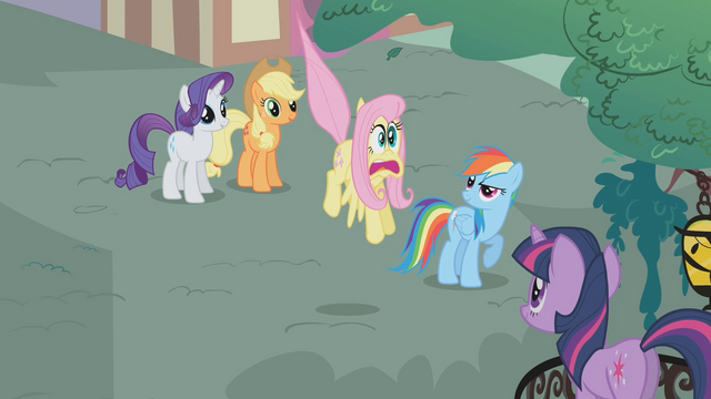 File:Fluttershy freaks out S1E7.png
