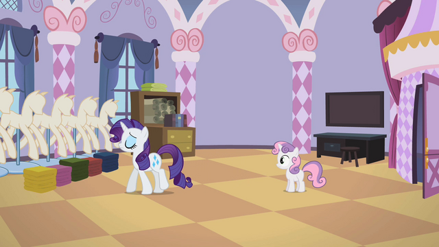 File:Rarity walking away S2E05.png