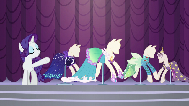 File:Rarity unveils her newest collection S5E14.png