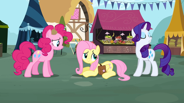File:Rarity walk away S2E19.png