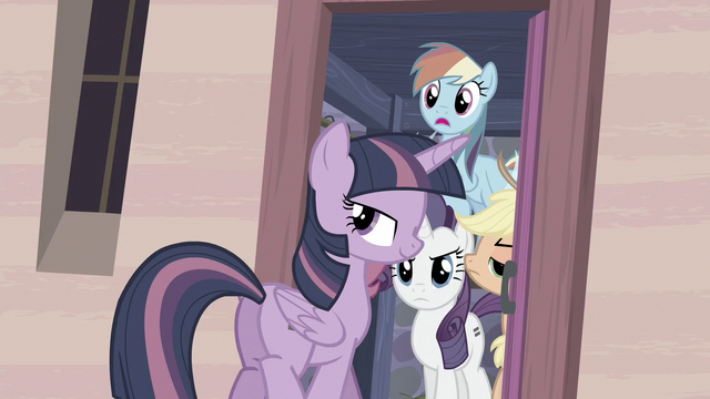File:Twilight smiles S5E02.png