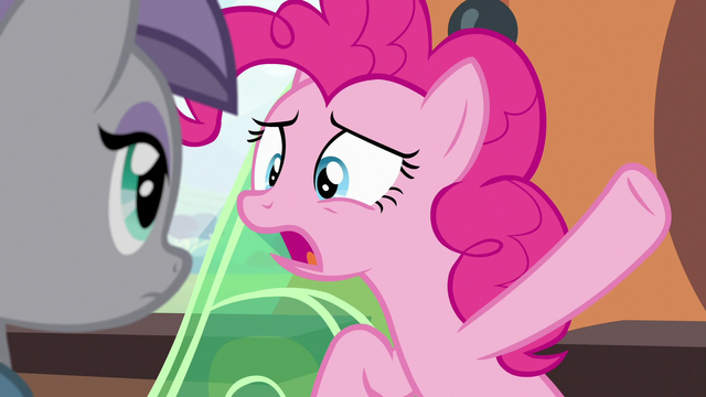 File:Pinkie Pie "in the middle of nowhere?" S7E4.png