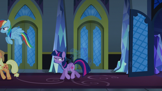 File:Twilight Changeling leaving the throne room S6E25.png