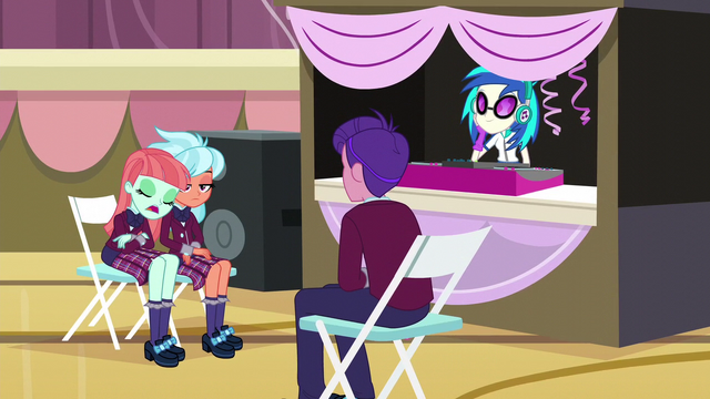 File:DJ Pon-3 plays music; CPA students bored EG3.png