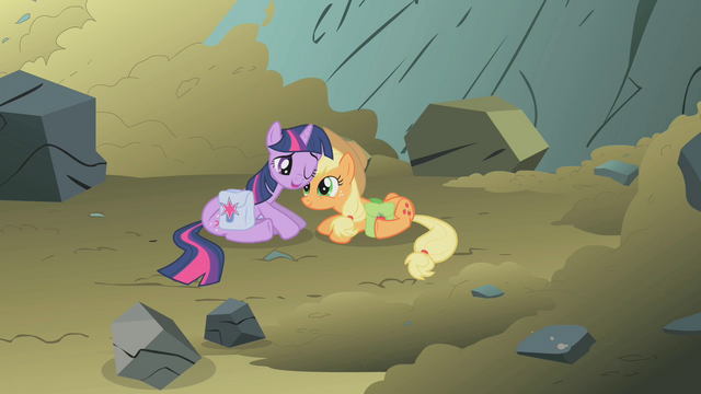 File:Applejack saved Twilight S01E07.png