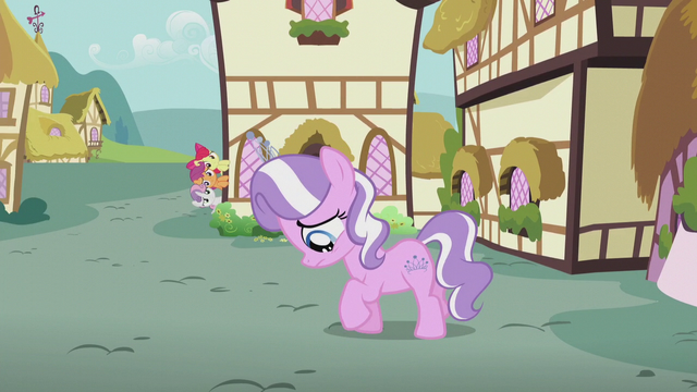 File:Diamond Tiara walking while sad S5E18.png