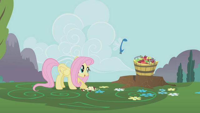 File:Parasprite about to eat bucket of apples S1E10.png