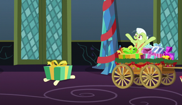 File:Princess Erroria squished by large gift box S6E8.png