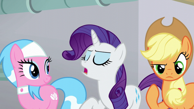 File:Rarity "considering soaking my hooves" S6E10.png