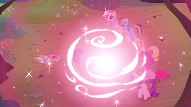 File:Twilight's magic surges S4E16.png